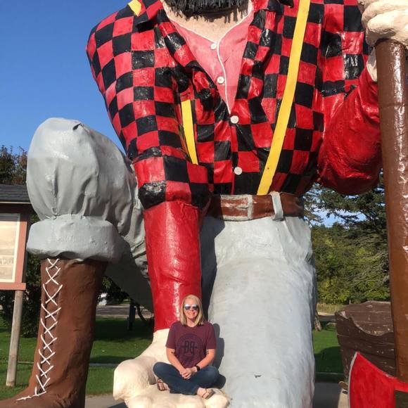 Meet your Posher, Liz - Picture 1 of 1